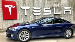 Tesla în pericol de a pierde tronul! BYD, gigantul chinez, pregătit să devină lider în vânzările de mașini electrice