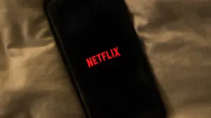 Netflix anunță schimbări importante! Ce trebuie să știe abonații despre noile restricții și tarife