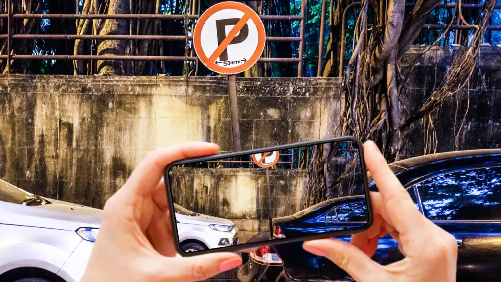 Răzbunarea pietonilor! Aplicația care îi lovește în portofel pe șoferii care parchează ilegal