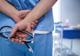 Medicina sub asediu: Slovacia impune legea care poate forța medicii să rămână la muncă