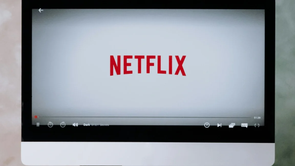 Netflix bate recorduri și mărește prețurile! Ce înseamnă pentru abonați