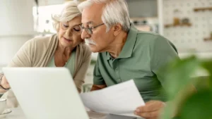 Când intră pensiile în martie 2025? Tot ce trebuie să știe pensionarii despre plăți și recalculări