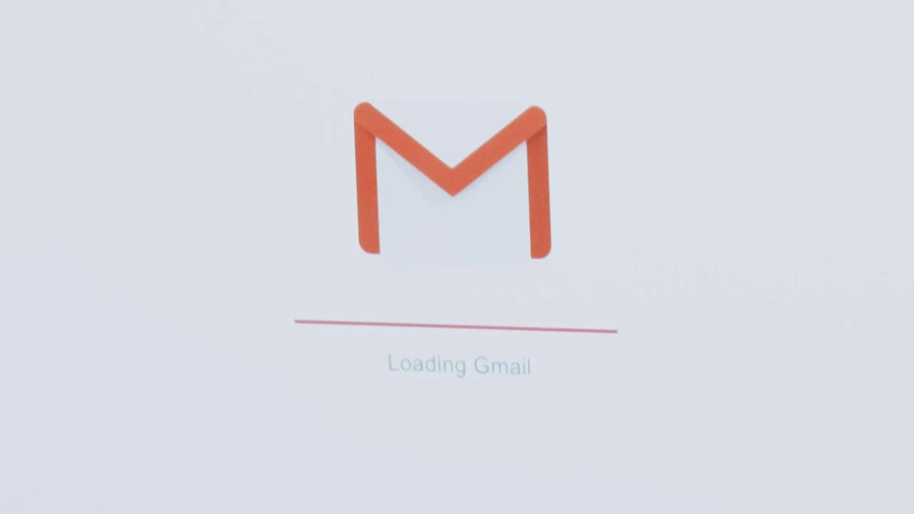 Google transformă Gmail într-un asistent financiar! Facturile tale, plătite cu un singur click