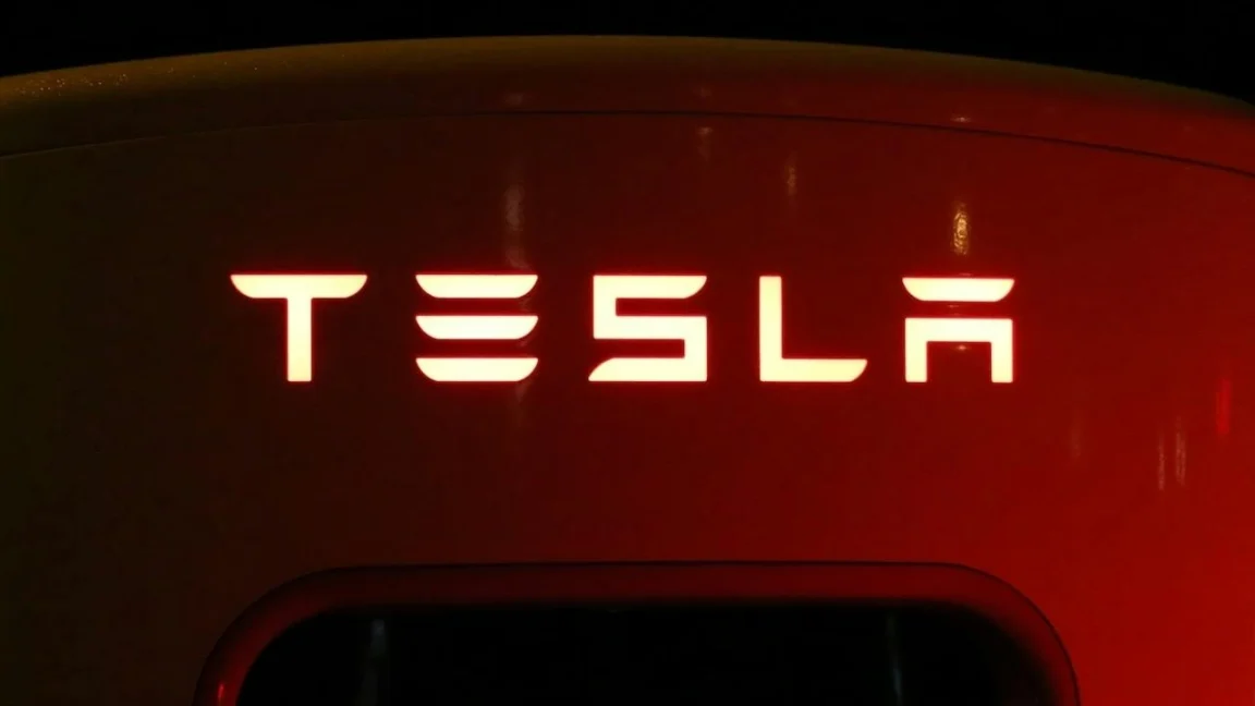 Tesla accelerează tranziția energetică! Uzina Megapack din Shanghai, un nou pas spre viitor