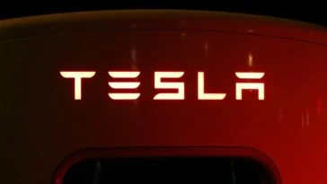 Tesla accelerează tranziția energetică! Uzina Megapack din Shanghai, un nou pas spre viitor