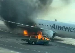 Flăcări și panică la bordul unui avion American Airlines pe aeroportul din Denver