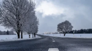 Frig, vânt și ninsori puternice lovesc România! Vremea se schimbă brusc