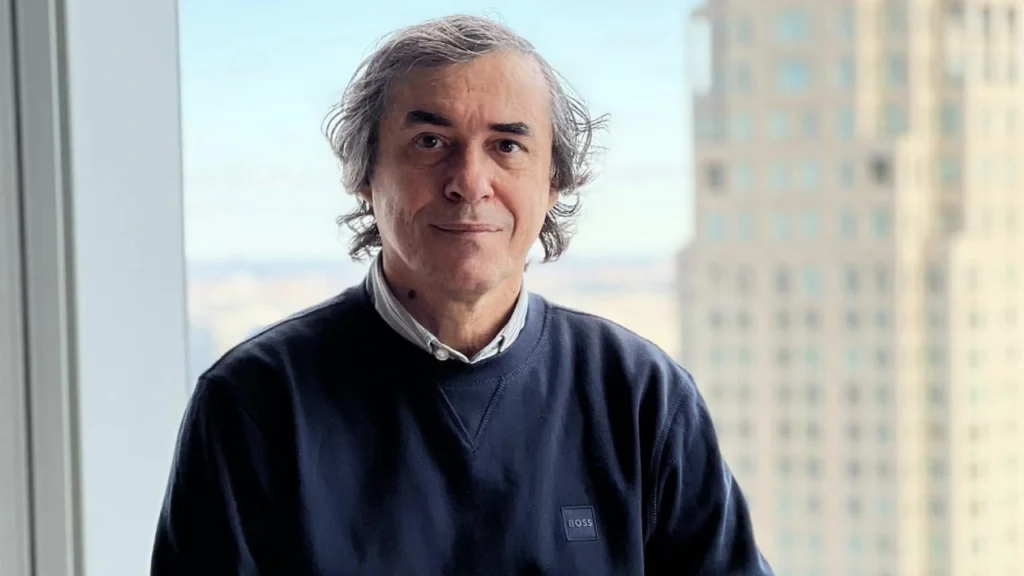 Mircea Cărtărescu onorat la Humulești, un nou trofeu pentru literatura română