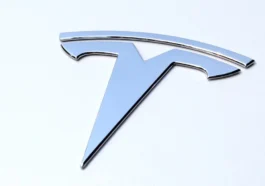 Tesla pierde teren în Europa! Vânzările scad abrupt pe piața franceză