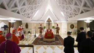 Ultimul drum al Papei Francisc transformă Vaticanul în inima lumii creștine